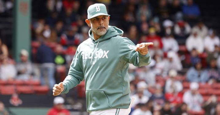 Alex Cora se coloca a una victoria de la cifra de los 600 como mánager en la MLB
