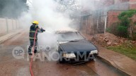 Preocupación en el barrio La Católica: un auto fue consumido por las llamas