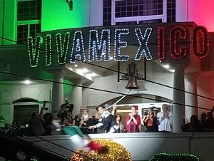 Rinde alcalde Carlos Peña Ortiz Grito de Independencia