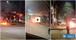 Un carabinero herido, dos buses quemados y barricadas deja conmemoración del Golpe de Estado en la RM
