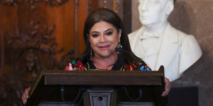 Clara Brugada impulsa protocolo para desalojos en CDMX luego de denuncias de violencia