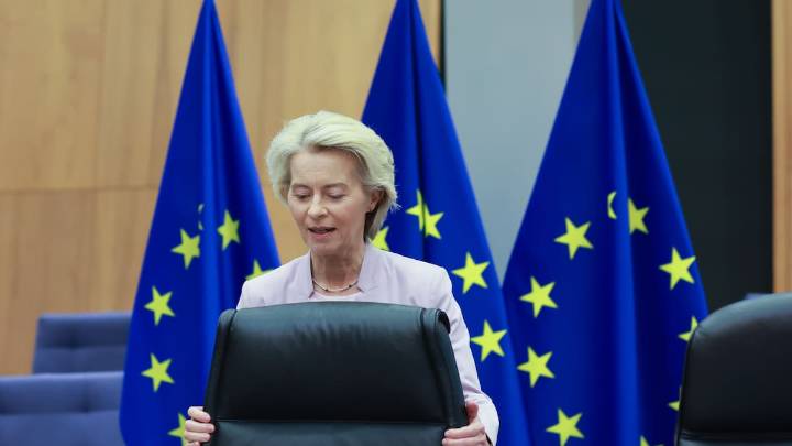 Bruselas propone prohibir la compra de gas ruso en 2027 tras la presión de Trump