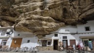 Setenil de las Bodegas: el pueblo gaditano que nació de la roca