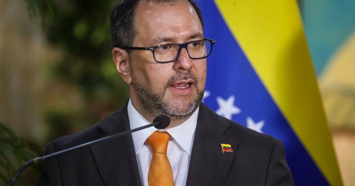 Niega Venezuela controversia con EUA y acusa a grupos políticos de promover agresión