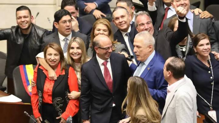 Gobierno perdió el pulso por la Corte y Camargo fue elegido con 62 votos: así quedan las fuerzas en la Constitucional
