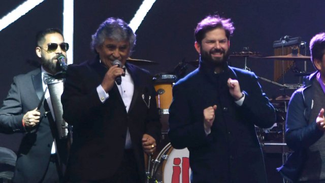 Boric bailó con Los Viking's 5 en la inauguración de La Pampilla