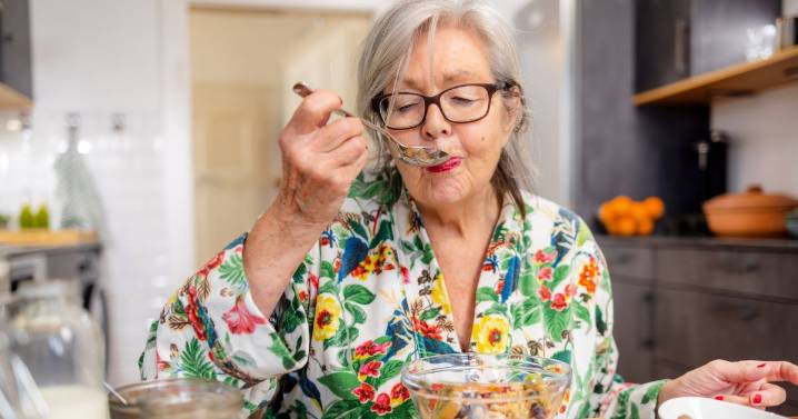 'Lower your cholesterol naturally' with dietician's three simple swaps