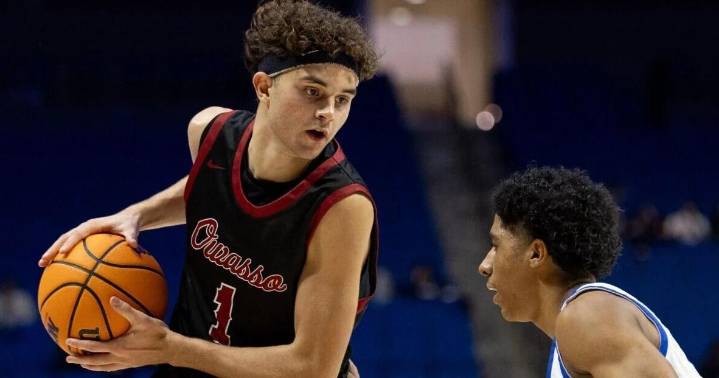 Owasso's Jalen Montonati commits to Oklahoma State