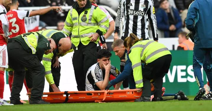 Newcastle United release injury statement after Tino Livramento is stretchered off