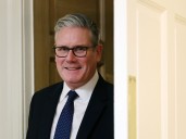 "Nadie podrán trabajar en el Reino Unido si no tiene una identificación digital": la iniciativa de Keir Starmer contra la inmigración