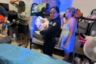 Juárez: Policía ayuda a mujer en labor de parto