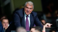 Laporta enreda con su proyecto estrella
