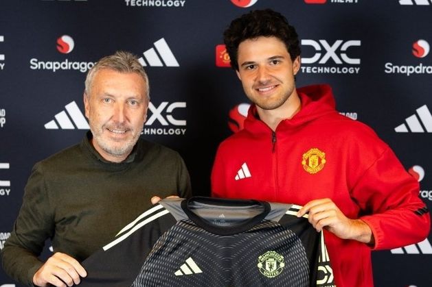 Man United seal Senne Lammens (23) deal in bid to solve goalkeeping crisis