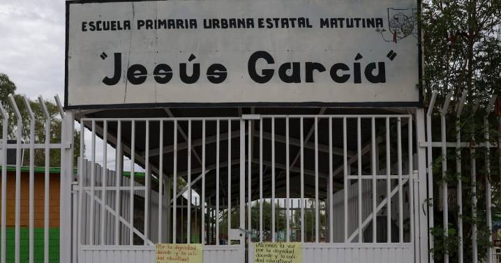 Docentes de la Escuela Primaria “Jesús García” toman instalaciones en protesta