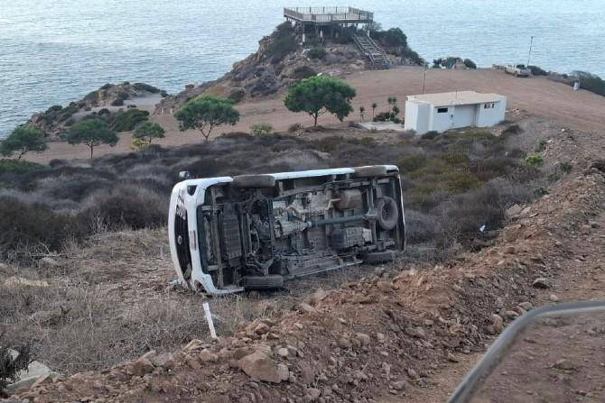 Se volcó vehículo en la zona de la Bufadora
