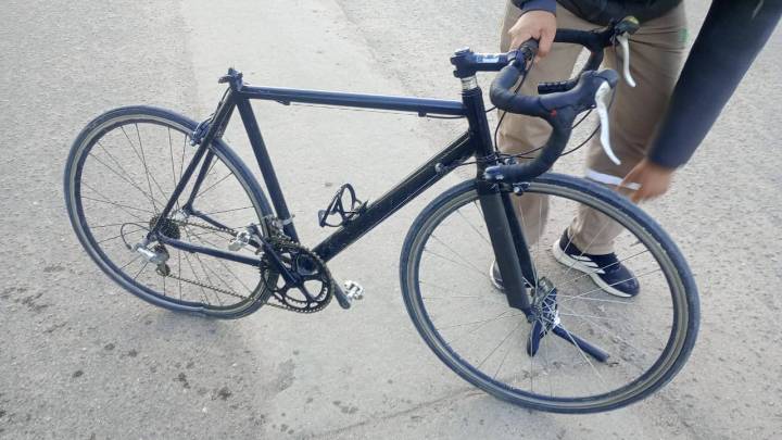 Choque entre camioneta y bicicleta en Chepes terminó sin heridos