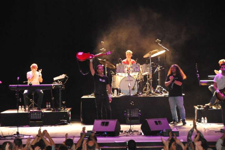 Oasis y Dire Straits sonarán este viernes en el corazón del Barrio Obrero de Huelva