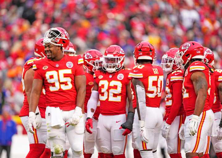 Chiefs vs. Giants: 3 Ways Kansas City Defense Will Challenge Russell Wilson & the Big Blue Offense Even though the Chiefs are struggling to win their first game, their defense still has an upper hand 