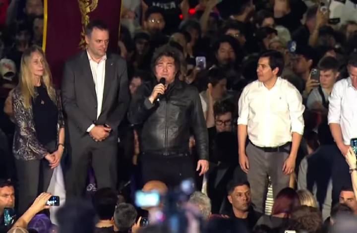 Milei en Córdoba y su realidad paralela: "Los salarios y las jubilaciones comenzaron a recuperarse"