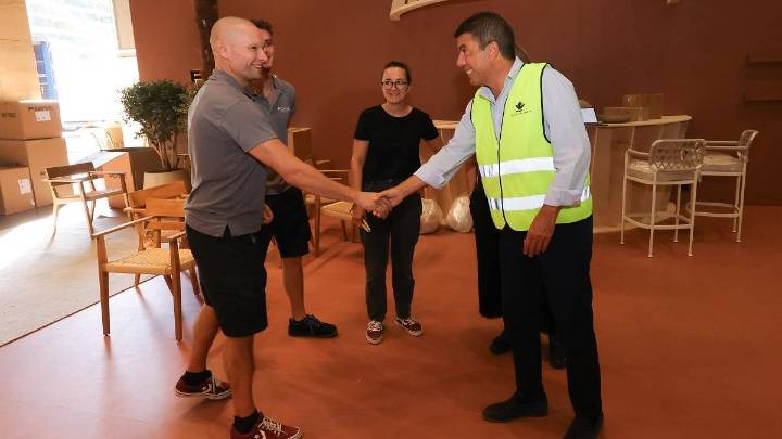 Mazón visita el montaje de la Feria Hábitat pero no irá el lunes a su inauguración
