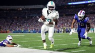 Tyreek Hill misses Saturday's practice, is expected to play Monday