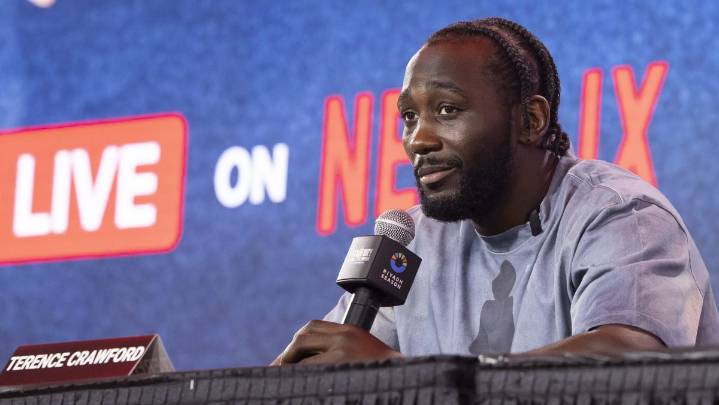 Policía retiene a Terence Crawford a punta de pistola tras homenaje en Omaha