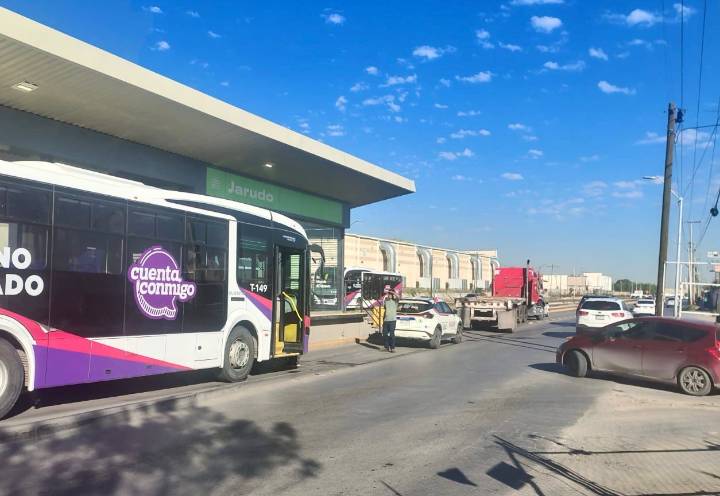 Pide OTV no invadir el carril del JuárezBus