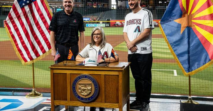 Gov. Katie Hobbs signs House Bill 2704 to keep Diamondbacks in Phoenix, upgrade Chase Field