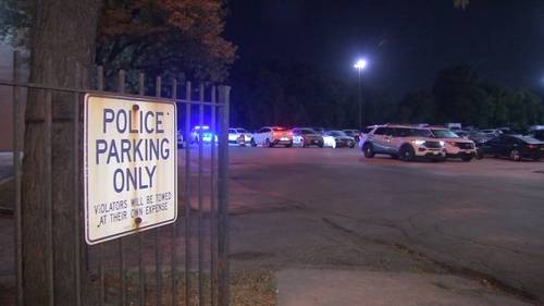 Chicago burglary: Person of interest in custody after CPD squad cars broken into near 52nd Street, Wentworth Avenue in Fuller Park