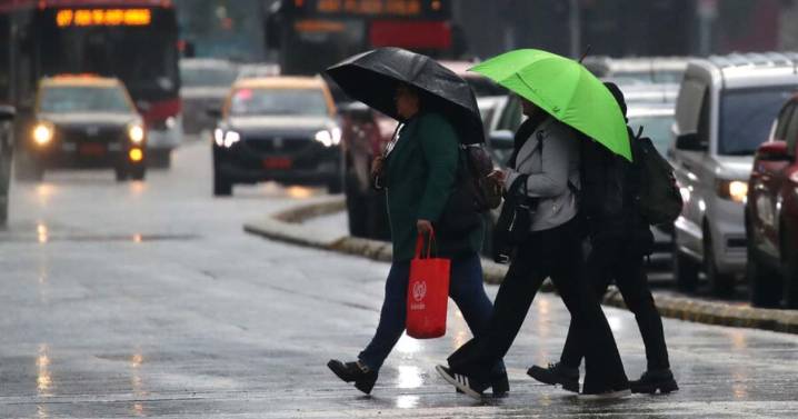 Este día vuelve la lluvia a Santiago, según el tiempo