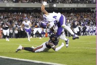J.J. McCarthy comes on strong down stretch in debut as Vikings beat Bears 27