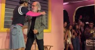 VIDEO: Emotiva aparición de Jacobo Morales en la “casita” de Bad Bunny