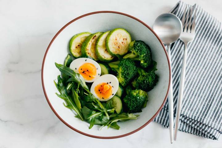 21 Easy Ways to Cut Calories and Lose Weight