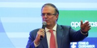 México analiza imponer arancel del 50% a la importación de automóviles asiáticos