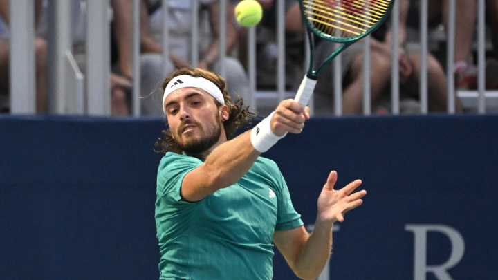 Stefanos Tsitsipas issues statements concerning his fitness after a misleading report
