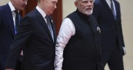 Modi y Putin estrechan lazos mientras India enfrenta altos aranceles de EEUU por comprar crudo ruso