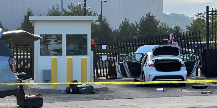 Suspect in custody after driver rams car into FBI building gate in Pittsburgh