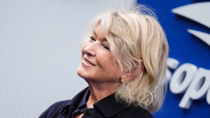 Martha Stewart's Simple Tip For Hosting A Stress