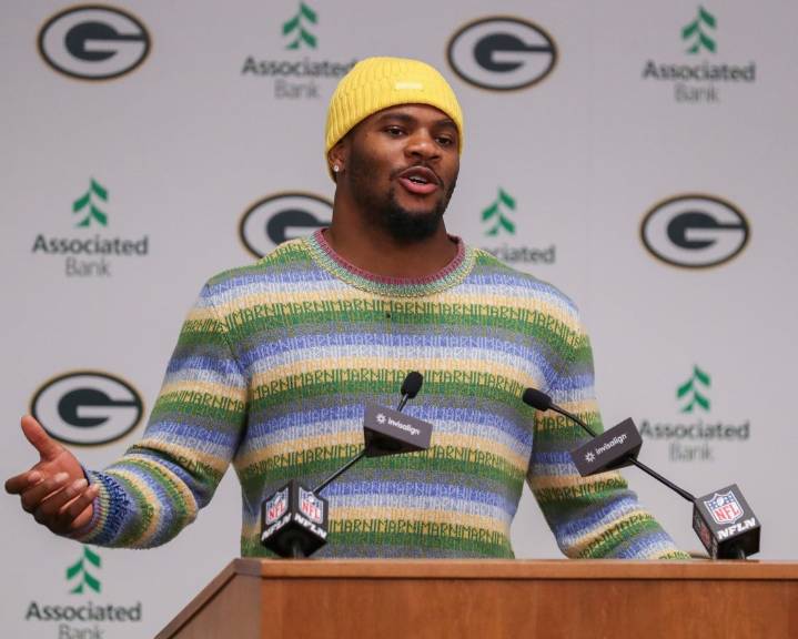 Deadspin | Reports: Micah Parsons dealing with joint sprain in back ahead of Packers debut