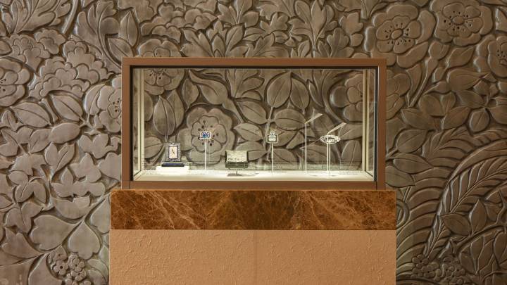 Van Cleef & Arpels Opens an Exhibition Dedicated to Art Deco in Tokyo