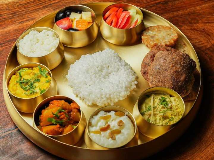 Navratri 2025: Foods to Eat, Avoid & Rituals to Follow During the 9