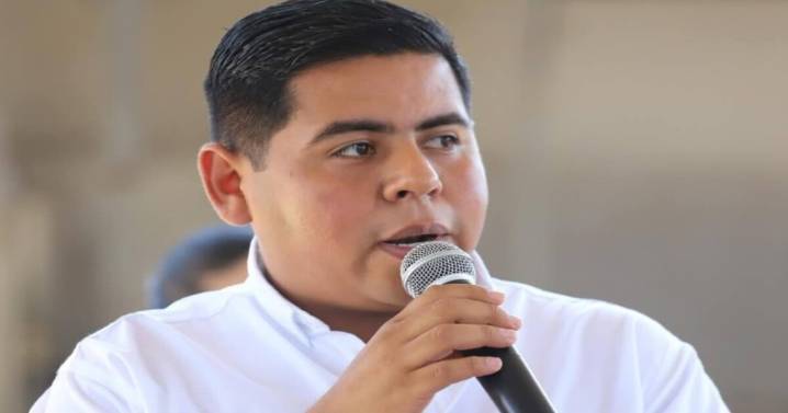Gobernador de Michoacán amonestó al alcalde de Coahuayana por suspender clases tras ataques armados