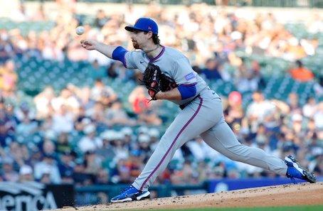 Nuevo pitcher sensación de los Mets iguala una hazaña de Valenzuela