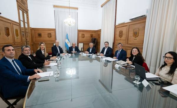 Milei convocó al Consejo de Mayo tras el pedido de Trump