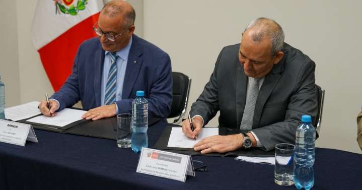 Firma de convenio Offset en favor de la Marina
