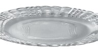 Con el plato de vidrio que te sobra en la cocina: creá esta hermosa bandeja para apoyar tus tortas o tartas