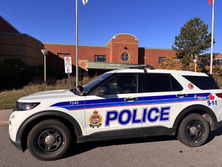 Man charged in connection to threats against Ottawa high school