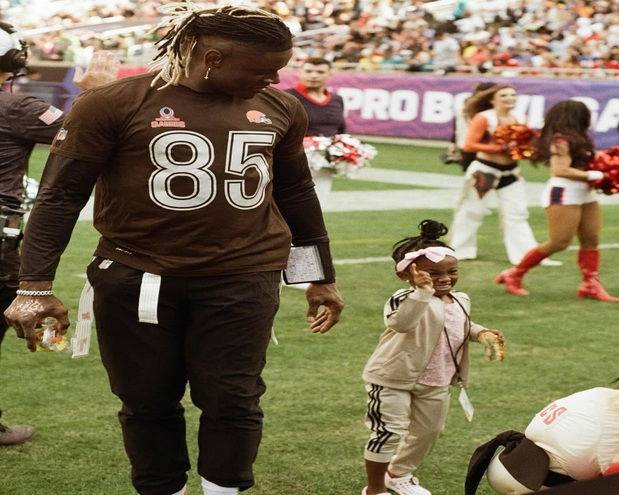 David Njoku’s Child: All About Stella Njoku David Njoku has a daughter, Stella Njoku. Follow EssentiallySports to get the latest updates on David Njoku and his child. Sayantani Paul 3 hrs ago