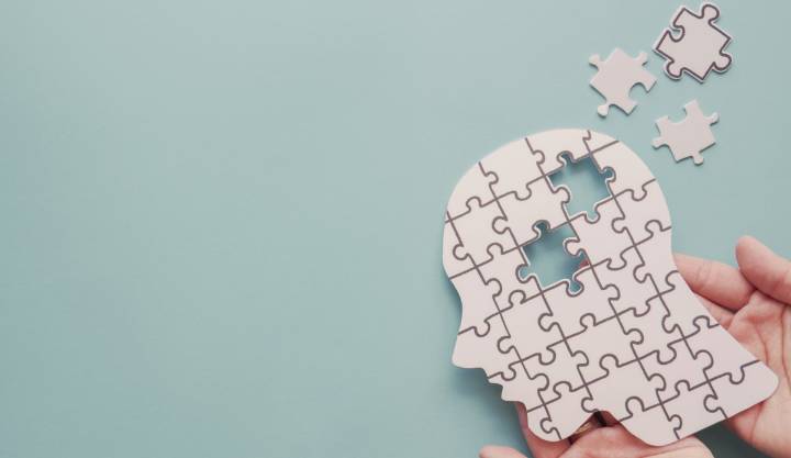 Sencilla prueba de ondas cerebrales en casa puede detectar signos de deterioro de la memoria relacionados con el Alzheimer