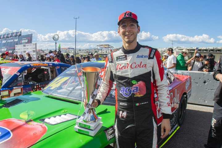AGA Racing Team y Alex de Alba Jr. subieron al podio y se mantienen en la pelea de los playoffs